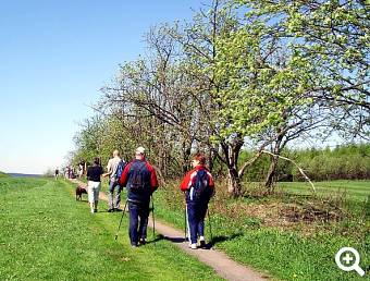 Immer beliebt: Wandern in klarer Luft und frischer Natur.